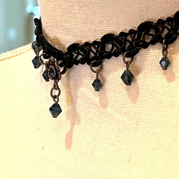 Romantic Black Lace Choker with Blue Faceted Beads. Flower in center Lace Gothic - Picture 7 of 11